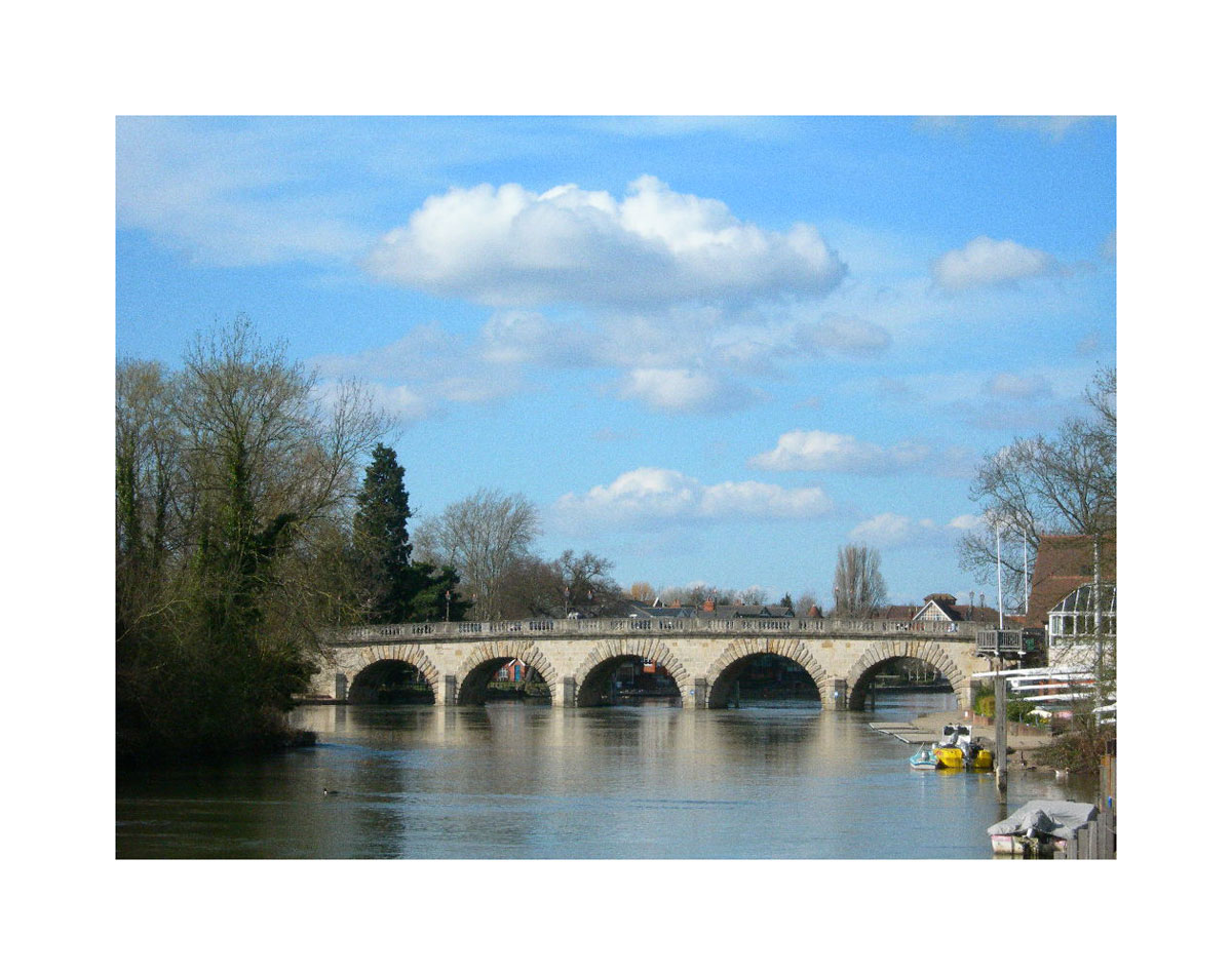 Photograph of Maidenhead Bridge.  Click to enlarge.