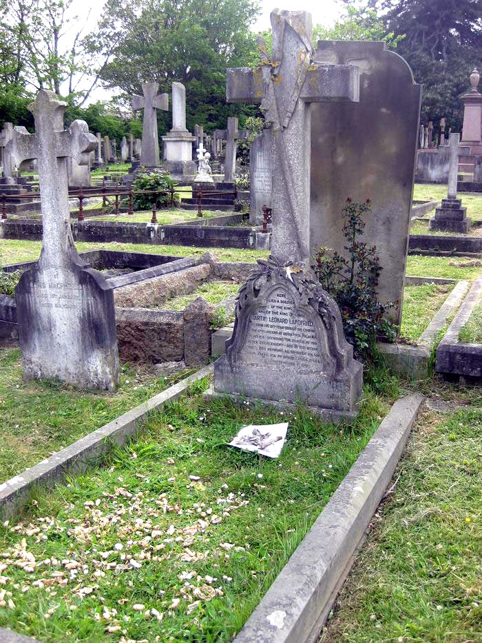 Photograph: Trumpeter Lanfried's grave in Hove Cemetery. Click to enlarge. Click to enlarge.